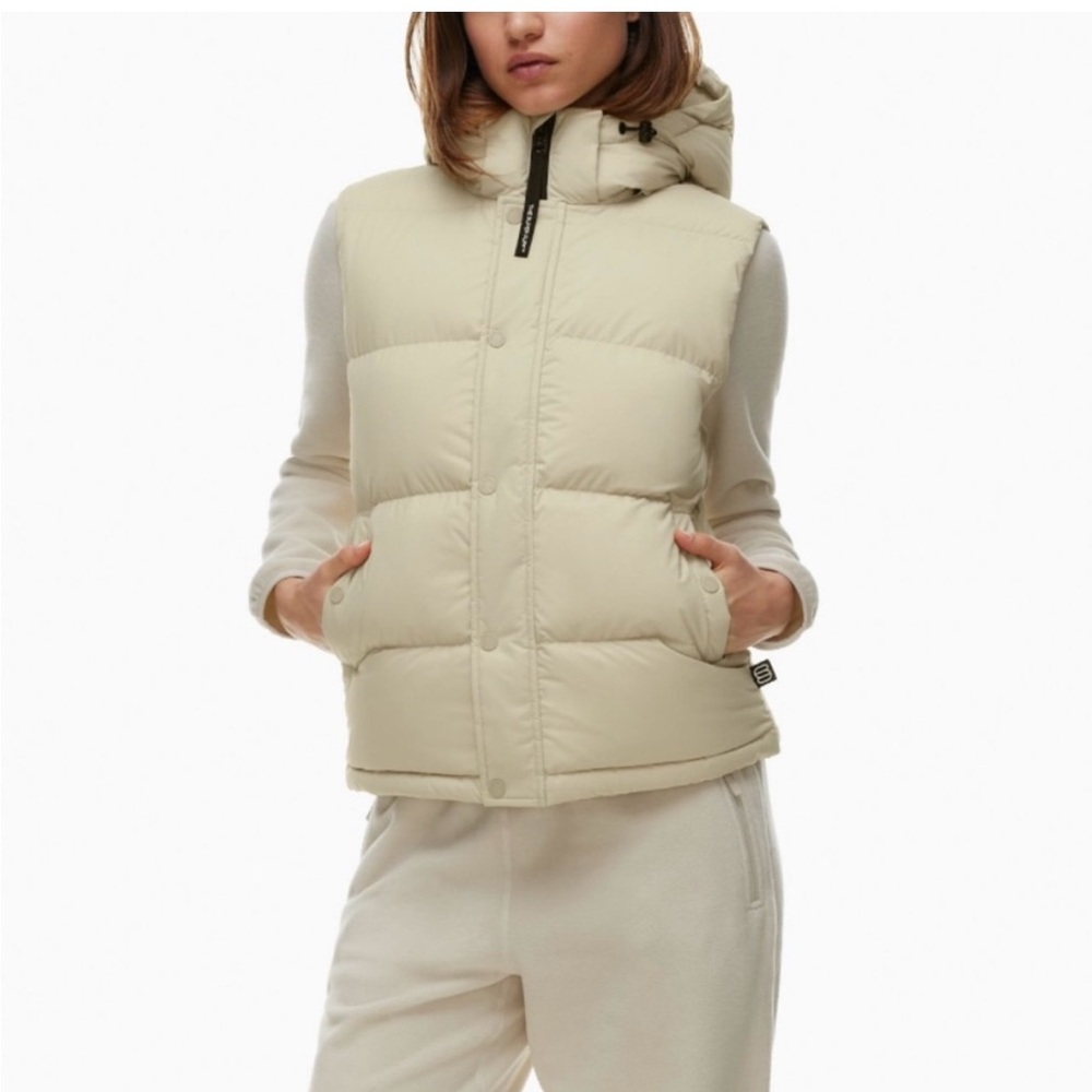 Aritzia Super Puff Vest